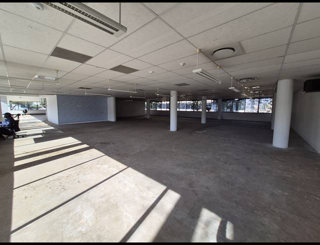 5,204M² OFFICE TO LET IN WOODMEAD
